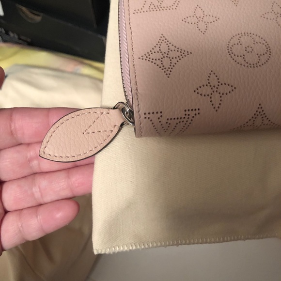🌸LV Monogram Mahina Mahina Wallet🌸 - Picture 2 of 8